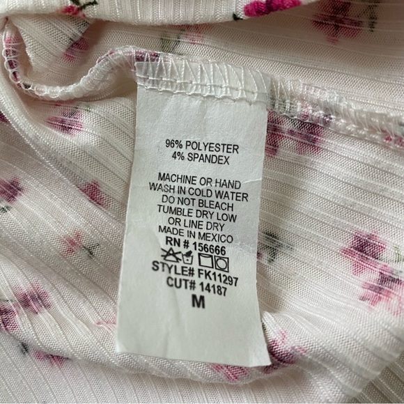 WILD LOVE, WHITE AND PINK FLORALS, MEDIUM TOP - Picture 6 of 6